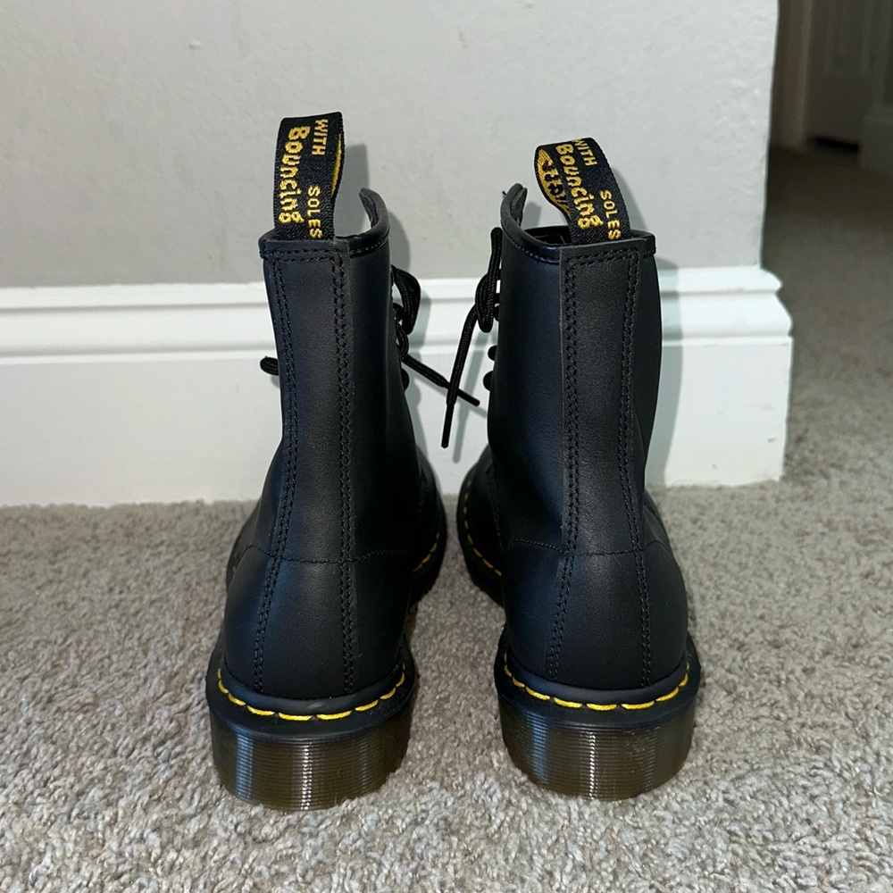 NWOB Dr Martens Women’s 1460 Nappa Leather Lace Up Boots - Picture 3 of 9